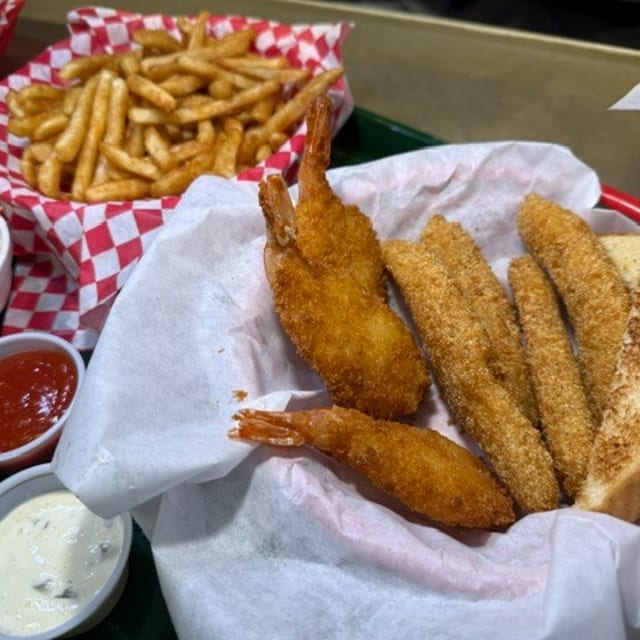 SHRIMP & CATFISH.
