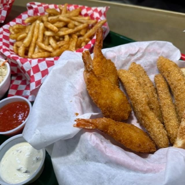 Combo Shrimp & Catfish.